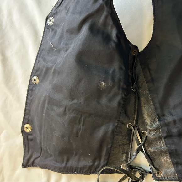 Vintage 70’s 100% leather biker vest - Picture 6 of 6